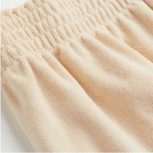 H&M | Terry | Ruffle Waist | Shorts | Beige - Picture 6 of 12